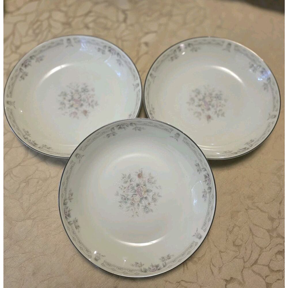 Vintage USS Ivory Lace Japan Floral Soup Bowls Set of 3 Cottage China 1-6331‎